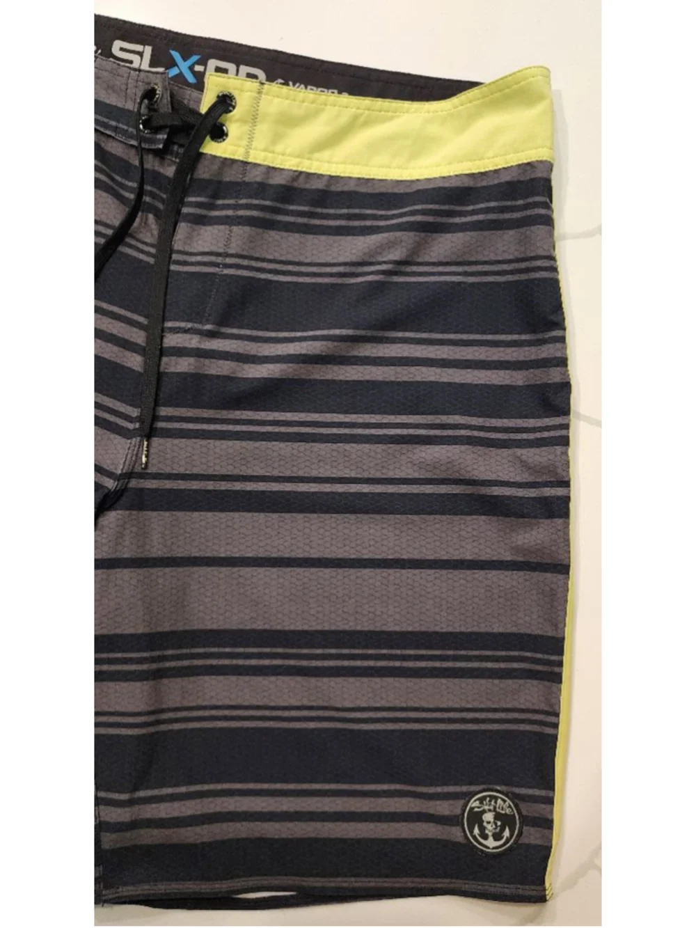 Salt Life SLX-QD Vapor Stretch Men's 38 Board Shorts Black Gray Striped Swim